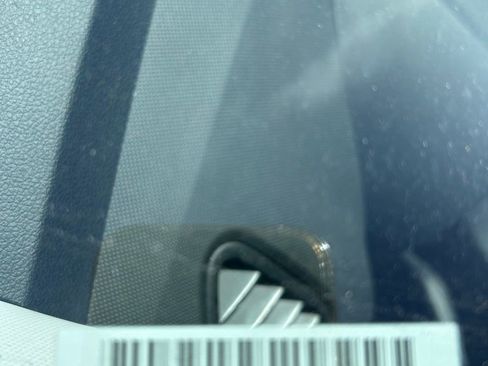 Used 2025 Hyundai Venue SEL image 6