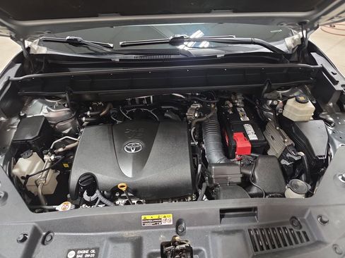 Used 2021 Toyota Highlander L image 30