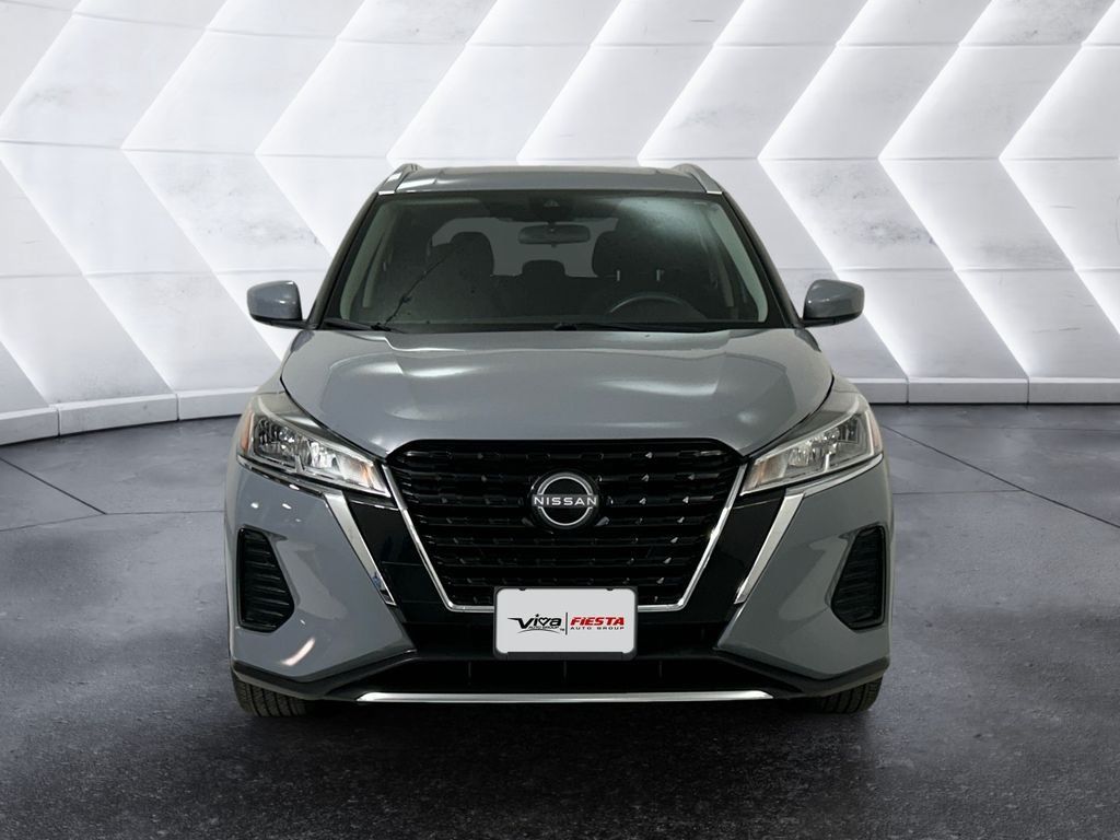 Used 2024 Nissan Kicks SV FWD image 2