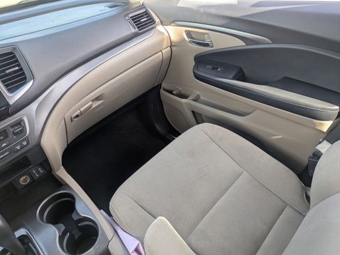 Used 2017 Honda Pilot EX image 19