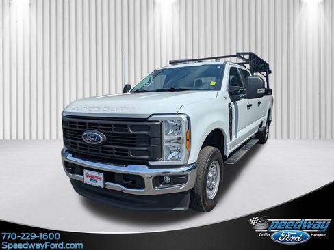 Used 2024 Ford F250 XL image 1