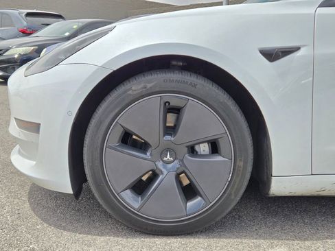 Used 2021 Tesla Model 3 Standard Range Plus RWD image 5