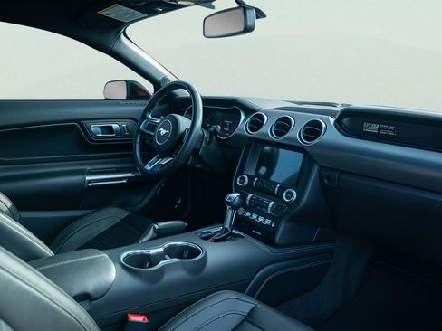 Used 2018 Ford Mustang GT Premium w/ Equipment Group 401A RWD image 34