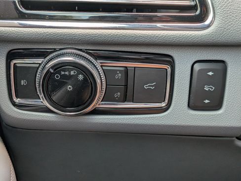 Used 2020 Lincoln Navigator L Reserve w/ Equipment Group 208A Reserve AWD/4WD image 26