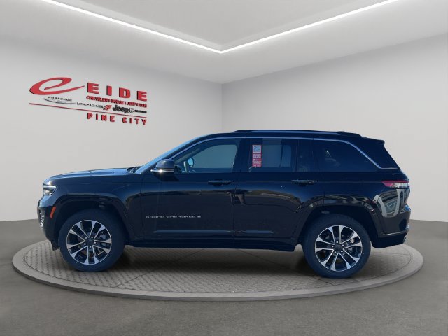 Used 2023 Jeep Grand Cherokee Overland w/ Luxury Tech Group IV AWD/4WD image 6