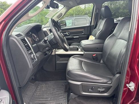 Used 2017 RAM 1500 Laramie AWD/4WD image 5