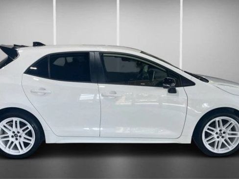 Used 2026 Toyota Corolla SE FWD image 4