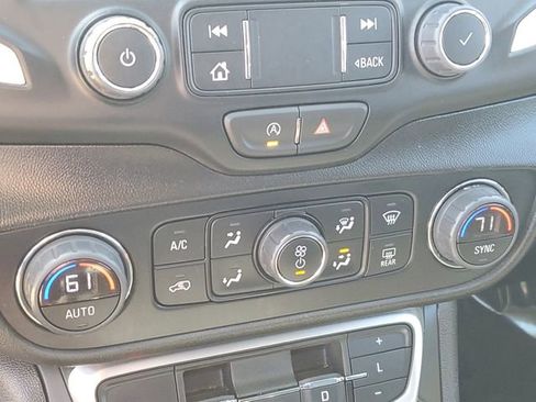 Certified 2024 GMC Terrain SLT AWD/4WD image 16