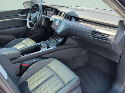 Used 2021 Audi e-tron Premium w/ Convenience Plus Package AWD/4WD image 38