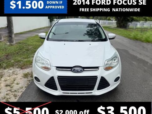 Used 2014 Ford Focus SE FWD image 2