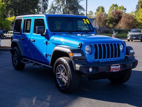 Used 2024 Jeep Wrangler Unlimited Sport AWD/4WD image 5