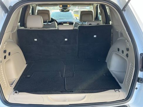 Used 2021 Jeep Grand Cherokee Limited image 27