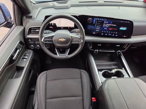 Certified 2025 Chevrolet Suburban LS RWD image 13