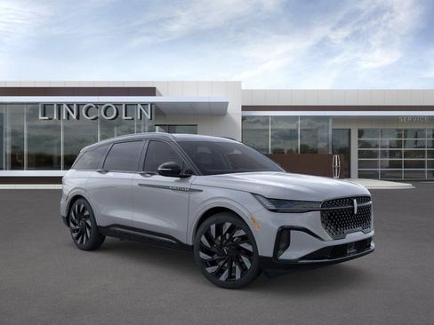 New 2026 Lincoln Nautilus Reserve w/ Jet Appearance Package AWD/4WD image 7