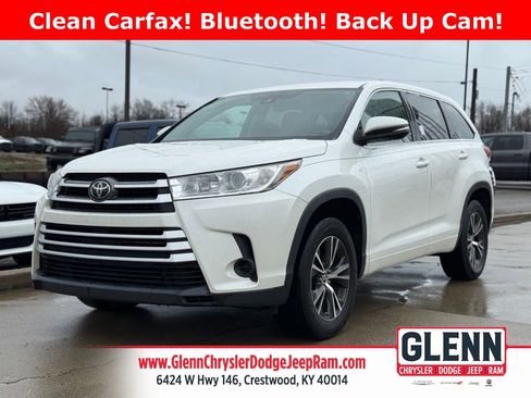 Used 2017 Toyota Highlander LE image 1