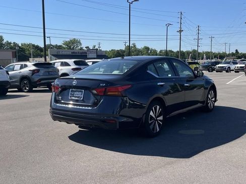 Used 2022 Nissan Altima 2.5 SV FWD image 5