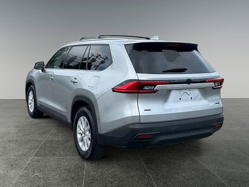 Used 2024 Toyota Grand Highlander AWD image 7