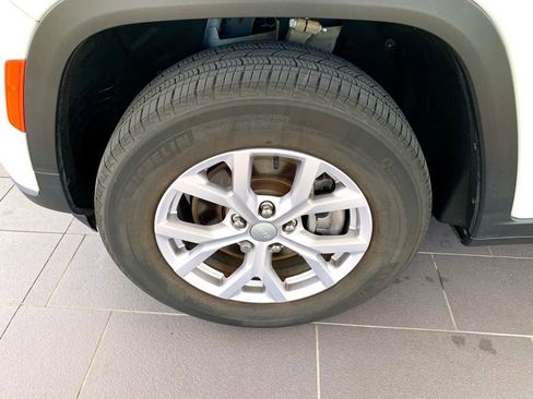 Used 2022 Jeep Grand Cherokee L Limited AWD/4WD image 12