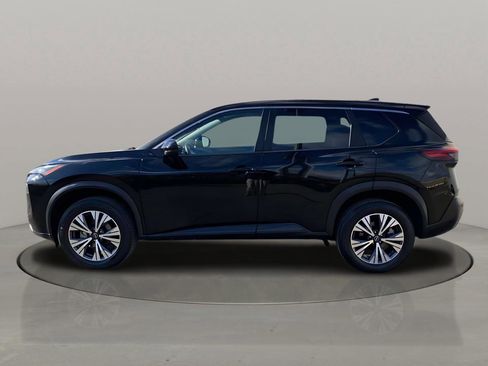 Used 2022 Nissan Rogue SV image 3