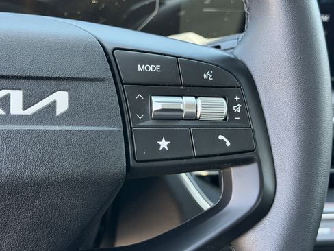 Certified 2025 Kia K4 EX image 19