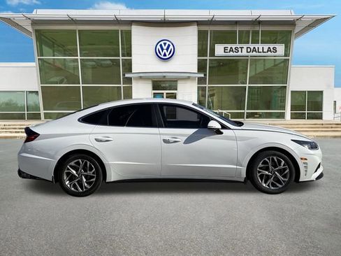 Used 2023 Hyundai Sonata SEL FWD image 2