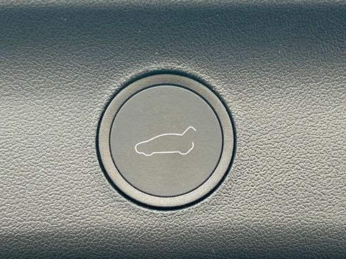 Used 2024 Tesla Model Y 2WD image 46