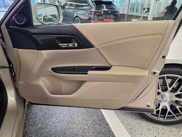 Used 2014 Honda Accord EX image 34