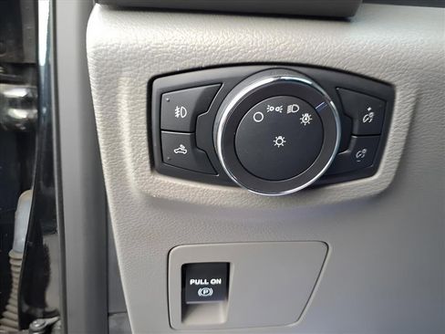 Used 2018 Ford F150 XLT w/ XTR Package image 18