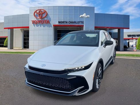 New 2026 Toyota Crown Limited image 5