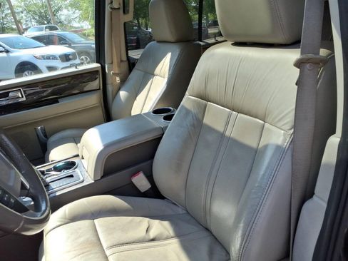 Used 2015 Lincoln Navigator 4WD image 20