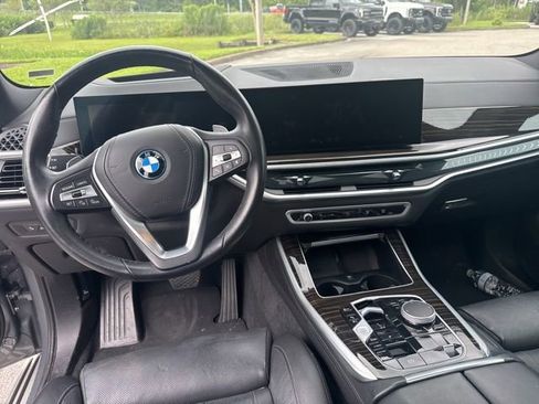 Used 2025 BMW X5 xDrive50e AWD/4WD image 12