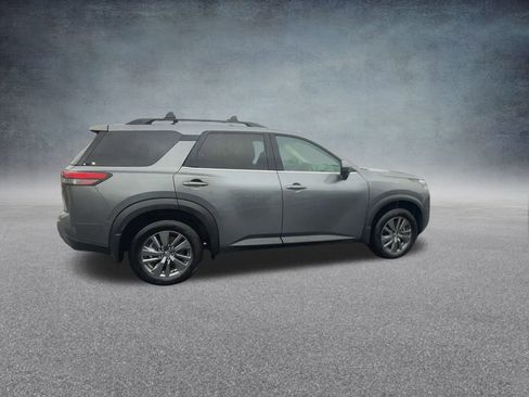 Used 2024 Nissan Pathfinder SV image 25