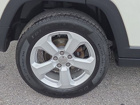 Used 2018 Jeep Compass Latitude w/ Popular Equipment Group AWD/4WD image 7