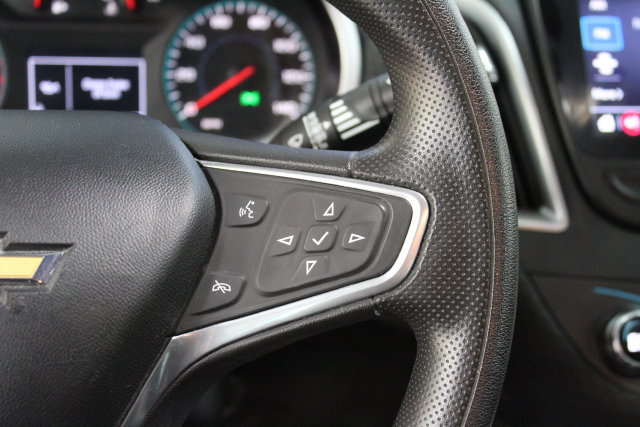 Used 2023 Chevrolet Malibu LT FWD image 16