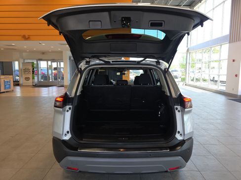 Used 2022 Nissan Rogue SV AWD/4WD image 29