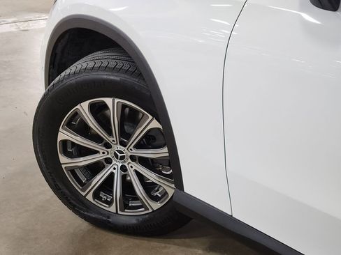 Used 2025 Mercedes-Benz GLC 300 4MATIC image 23