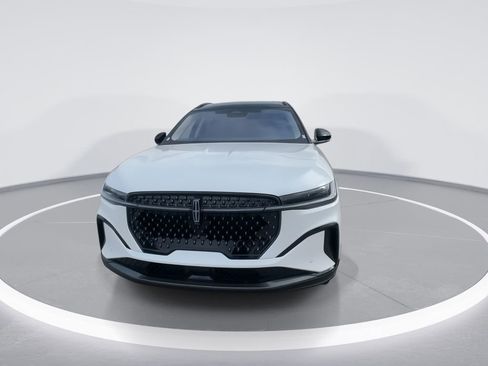 New 2026 Lincoln Nautilus Reserve image 3