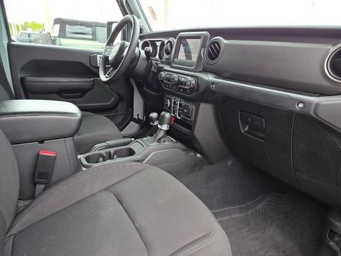 Used 2023 Jeep Gladiator Sport AWD/4WD image 11