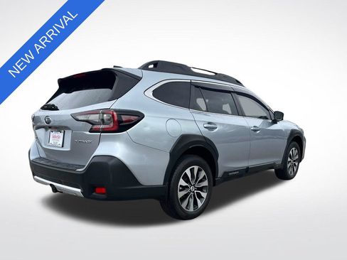Used 2023 Subaru Outback Limited w/ Popular Package #2 AWD/4WD image 3