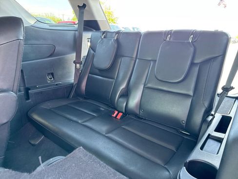 Used 2021 Ford Explorer XLT w/ Equipment Group 202A AWD/4WD image 23