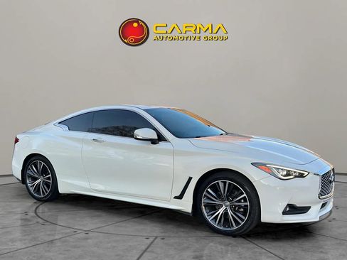 Used 2017 INFINITI Q60 2.0t w/ Moonroof Package image 10