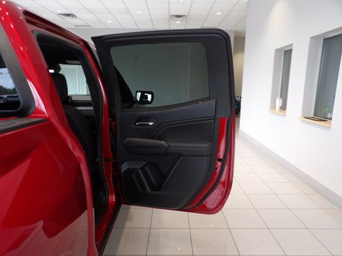 Used 2024 Chevrolet Colorado LT w/ LT Convenience Package III AWD/4WD image 19