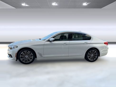 Used 2019 BMW 530i w/ Convenience Package RWD image 2
