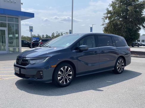 Used 2026 Honda Odyssey Elite image 3