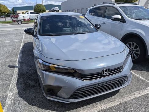 Used 2022 Honda Civic Sport image 1
