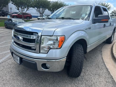 Used 2013 Ford F150 XLT w/ Mid Equipment Group RWD image 2