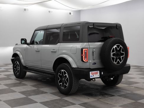 Used 2022 Ford Bronco Outer Banks image 8