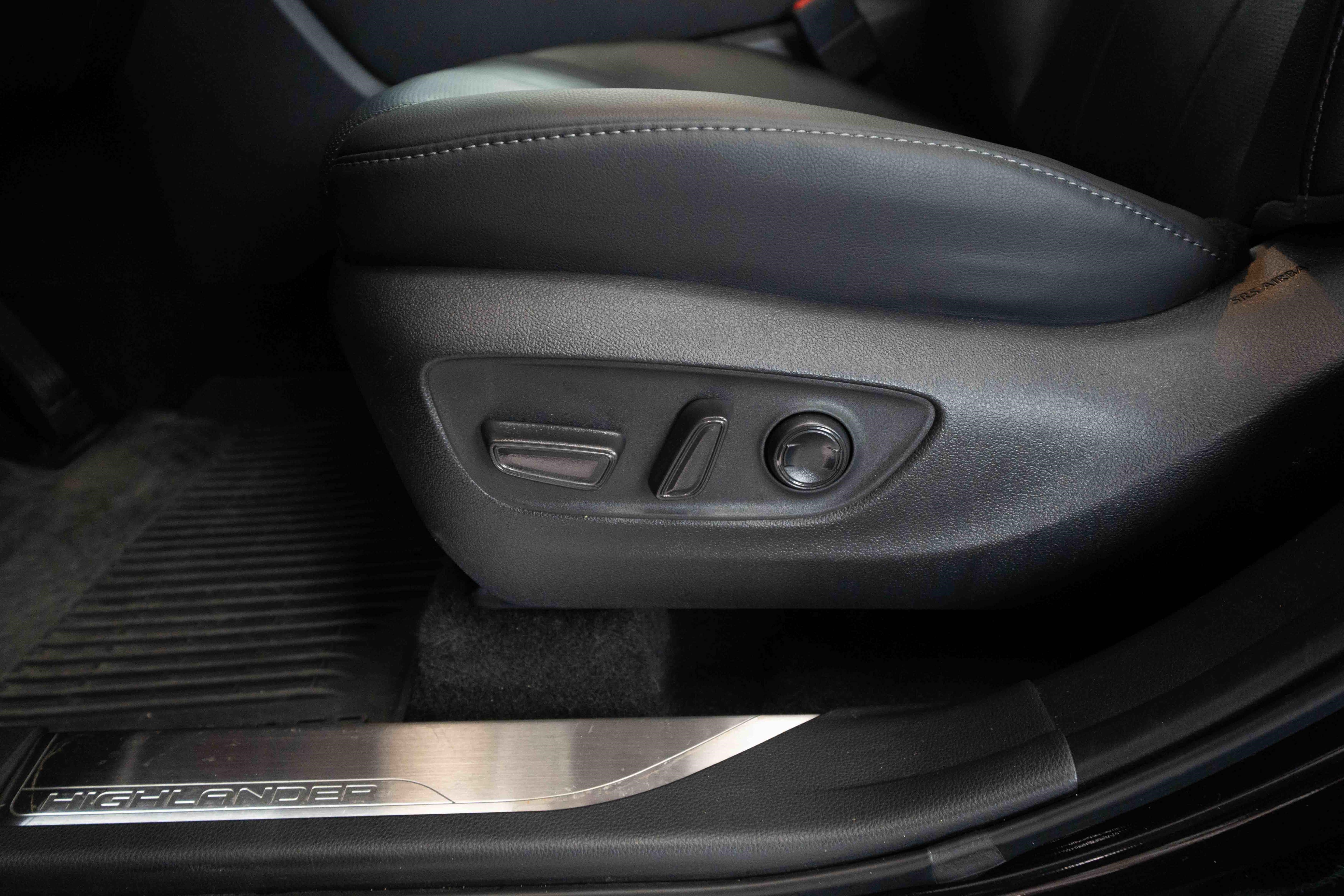 Used 2026 Toyota Highlander Limited AWD/4WD image 13
