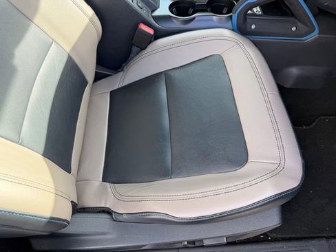 Used 2022 Ford Bronco Wildtrak image 16