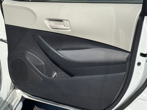 Used 2024 Toyota Corolla LE image 33